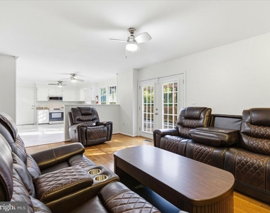 1403 Peartree Lane - Photo Thumbnail 12