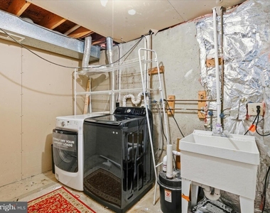 1403 Peartree Lane - Photo Thumbnail 34