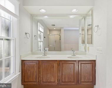 1403 Peartree Lane - Photo Thumbnail 20