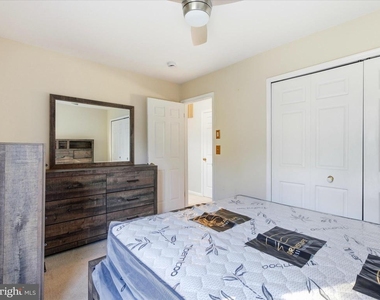 1403 Peartree Lane - Photo Thumbnail 27