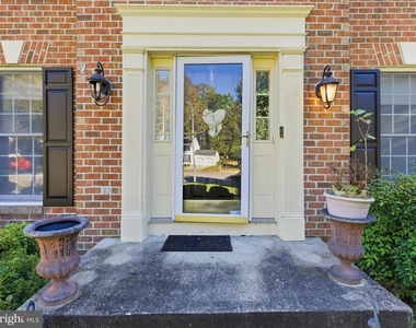 1403 Peartree Lane - Photo Thumbnail 6