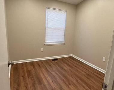 12308 Sandy Point Court - Photo Thumbnail 8
