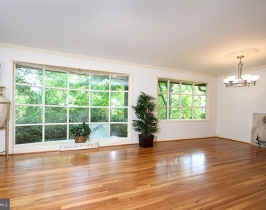 6728 Sulky Lane - Photo Thumbnail 4