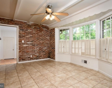 6728 Sulky Lane - Photo Thumbnail 15