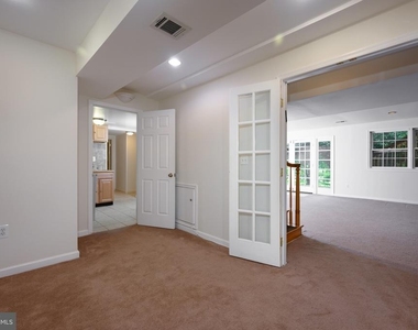 6728 Sulky Lane - Photo Thumbnail 32