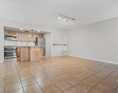 24 Marina Cir - Photo Thumbnail 2