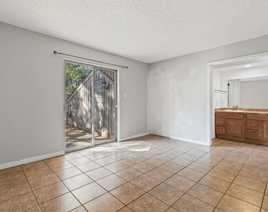 24 Marina Cir - Photo Thumbnail 6