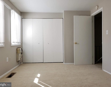 9349 Reader Lane - Photo Thumbnail 14