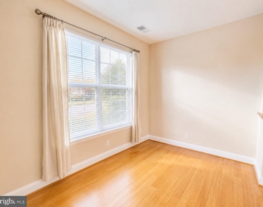 5910 Great Star Drive - Photo Thumbnail 8