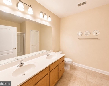 5910 Great Star Drive - Photo Thumbnail 12