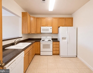 5910 Great Star Drive - Photo Thumbnail 2