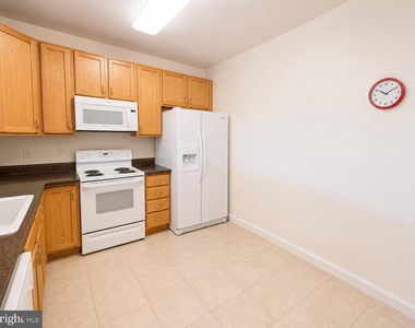5910 Great Star Drive - Photo Thumbnail 3