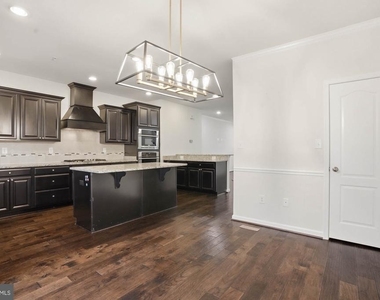 8001 Alchemy Way - Photo Thumbnail 11