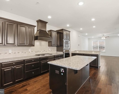 8001 Alchemy Way - Photo Thumbnail 9