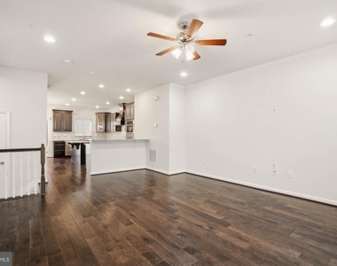 8001 Alchemy Way - Photo Thumbnail 14