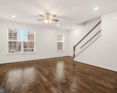 8001 Alchemy Way - Photo Thumbnail 12