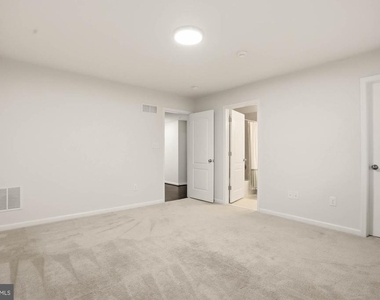 8001 Alchemy Way - Photo Thumbnail 4
