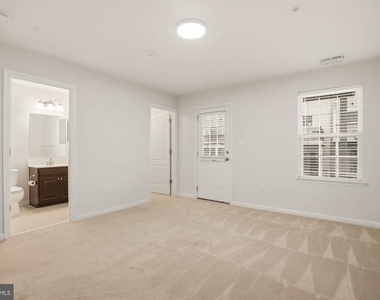 8001 Alchemy Way - Photo Thumbnail 3