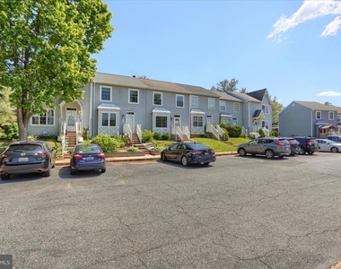 618 Milford Court - Photo Thumbnail 31