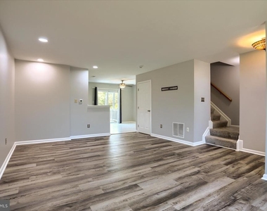 618 Milford Court - Photo Thumbnail 8