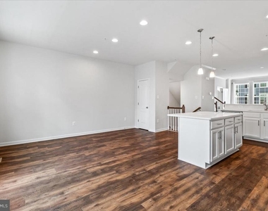 309 Spring Bank Way - Photo Thumbnail 13