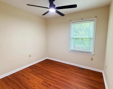 3975 Wintergreen Place - Photo Thumbnail 10