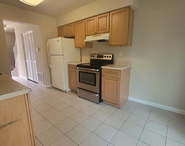 3381 Ryon Court - Photo Thumbnail 6