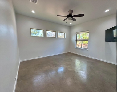 137 Mulberry Ln - Photo Thumbnail 32