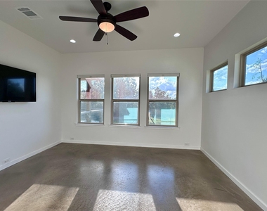 137 Mulberry Ln - Photo Thumbnail 36