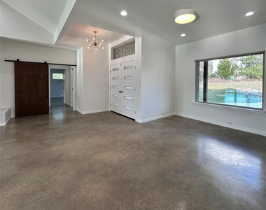 137 Mulberry Ln - Photo Thumbnail 3
