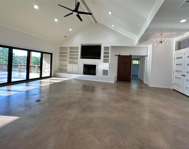 137 Mulberry Ln - Photo Thumbnail 2