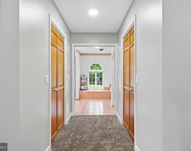 1126 Somerset Lane - Photo Thumbnail 31