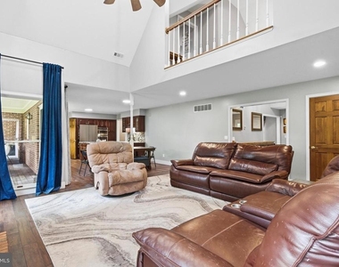 1126 Somerset Lane - Photo Thumbnail 17