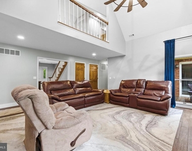 1126 Somerset Lane - Photo Thumbnail 18