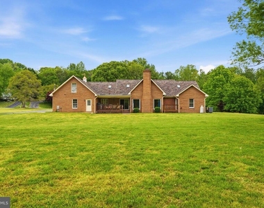 1126 Somerset Lane - Photo Thumbnail 1
