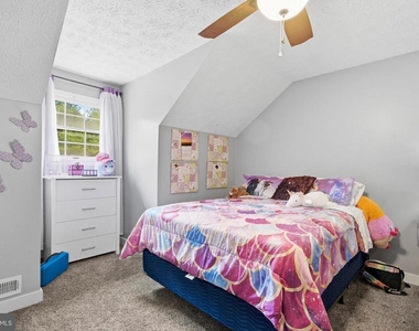 1126 Somerset Lane - Photo Thumbnail 40