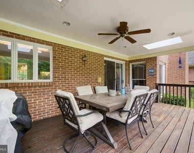1126 Somerset Lane - Photo Thumbnail 12