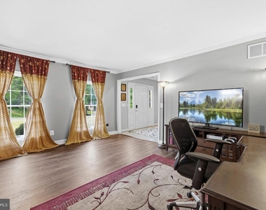1126 Somerset Lane - Photo Thumbnail 23
