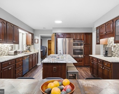 1126 Somerset Lane - Photo Thumbnail 2