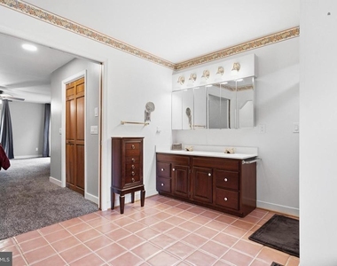 1126 Somerset Lane - Photo Thumbnail 36