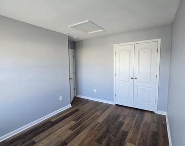 7720 Village Park Drive - Photo Thumbnail 12