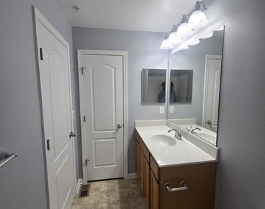7720 Village Park Drive - Photo Thumbnail 16