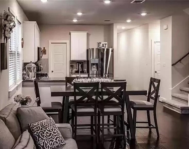 15928 Cadoz Dr - Photo Thumbnail 18