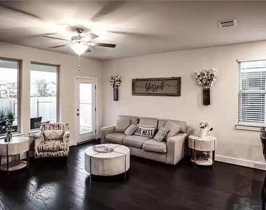 15928 Cadoz Dr - Photo Thumbnail 17