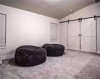 15928 Cadoz Dr - Photo Thumbnail 10
