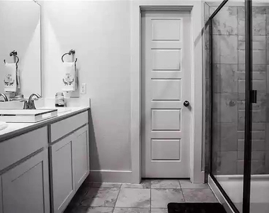 15928 Cadoz Dr - Photo Thumbnail 8