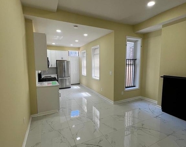 1725 Druid Hill Avenue - Photo Thumbnail 2