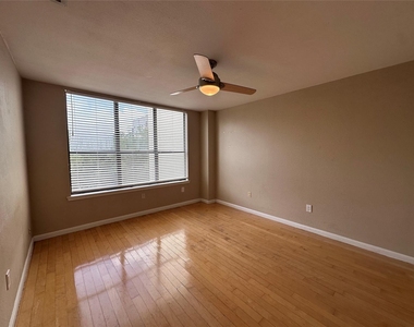 2409 Leon St - Photo Thumbnail 7