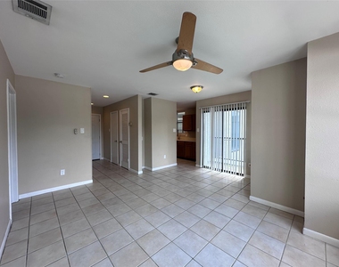 2409 Leon St - Photo Thumbnail 3