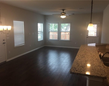 2304 S Lakeline Blvd - Photo Thumbnail 3
